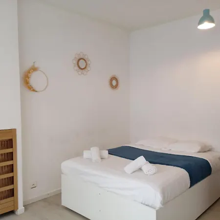 Meyerbeer Yourhosthelper Apartamento *